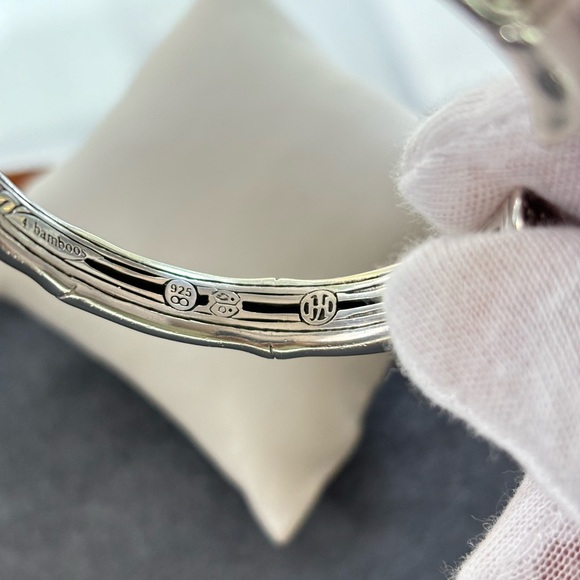 John Hardy Lava Kick Bamboo Bracelet with Pavé Sapphires-Medium - Picture 7 of 10